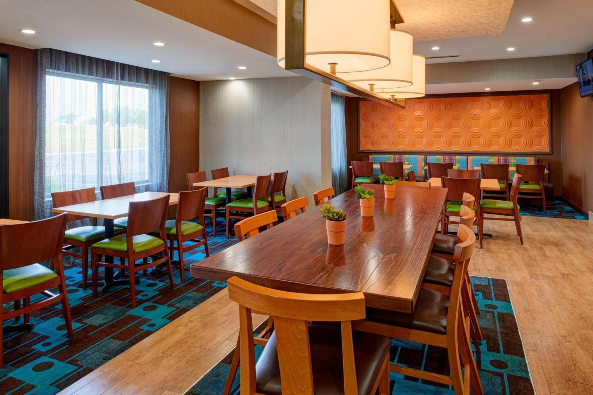 Fairfield Inn By Marriott Richmond New Paris Ngoại thất bức ảnh