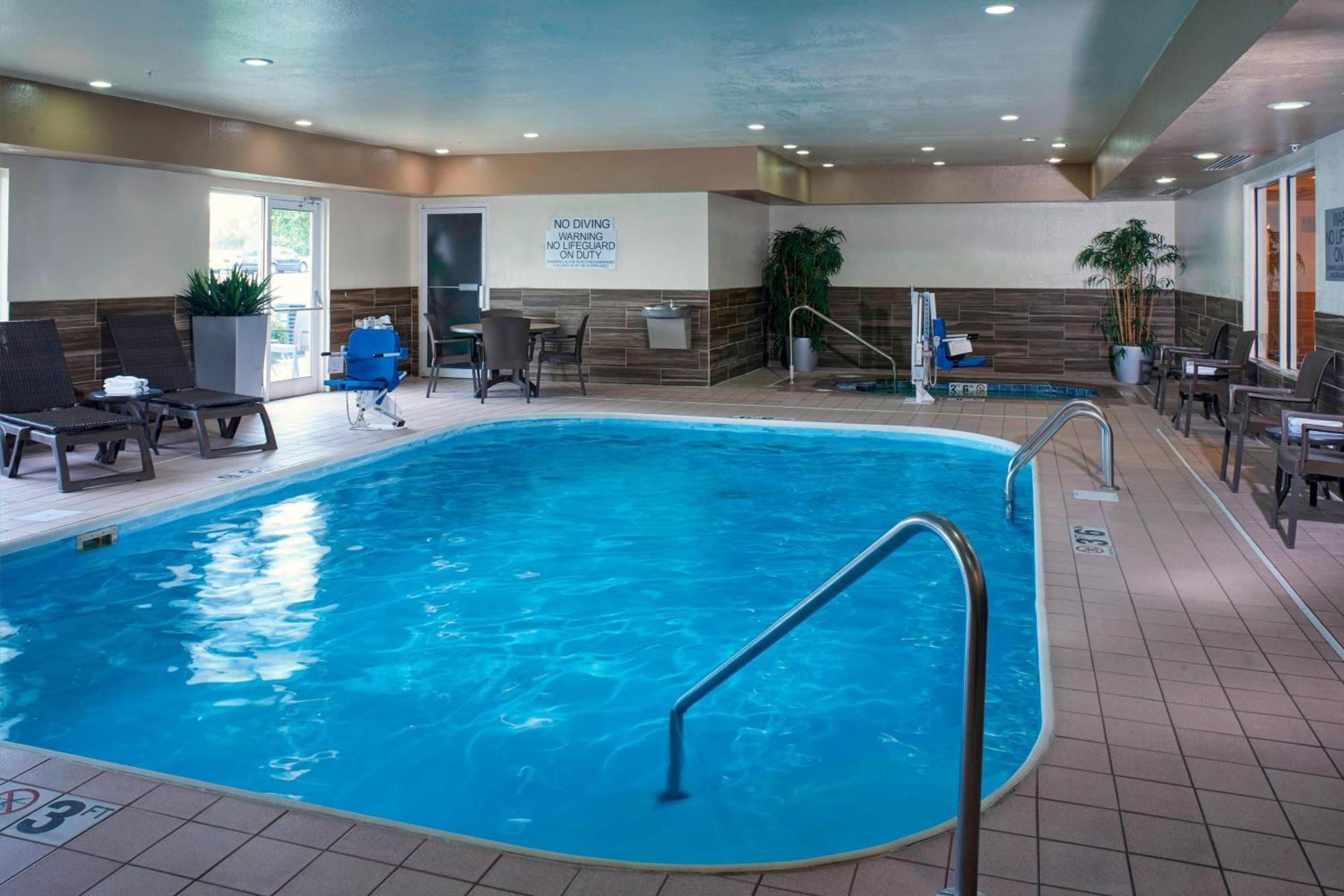 Fairfield Inn By Marriott Richmond New Paris Ngoại thất bức ảnh
