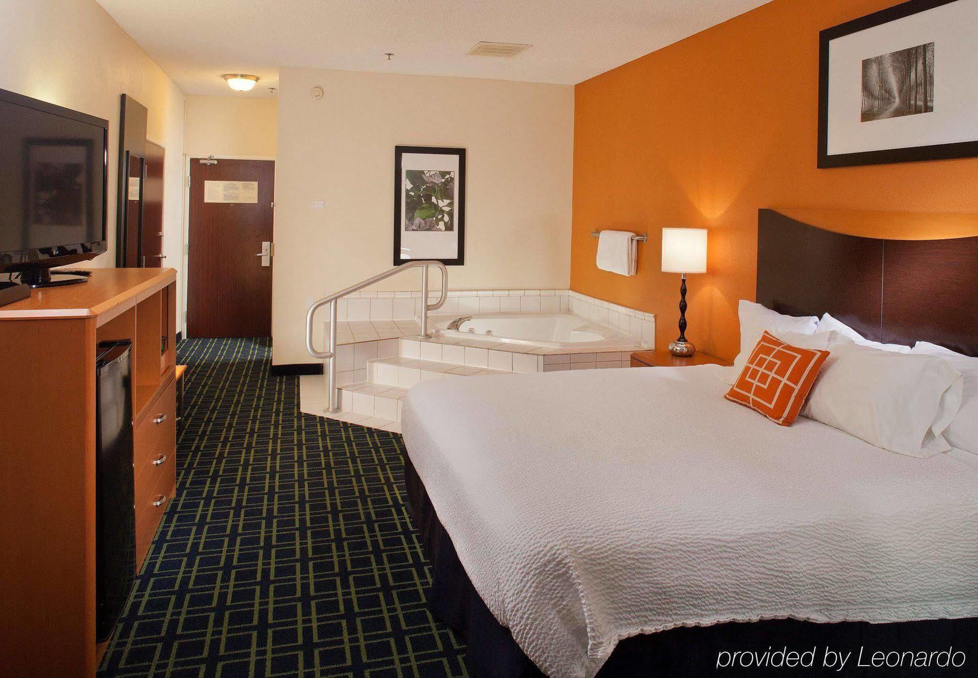 Fairfield Inn By Marriott Richmond New Paris Ngoại thất bức ảnh